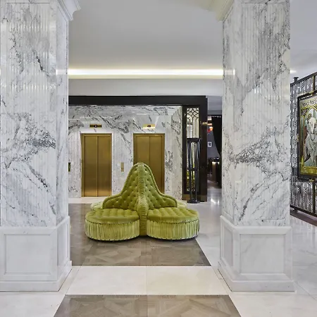 Titanic Gendarmenmarkt 5* برلين