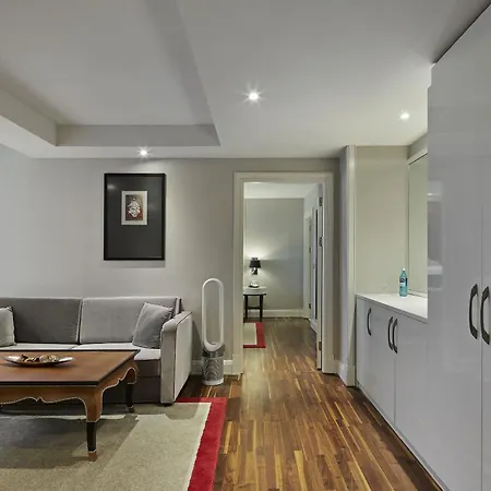 Titanic Gendarmenmarkt Otel Berlin