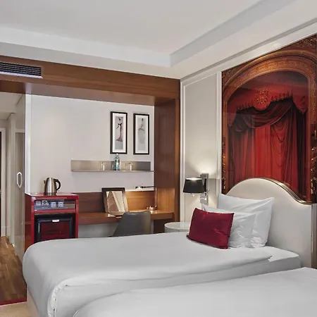 Hotel Titanic Gendarmenmarkt 5*