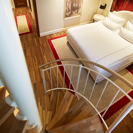 Otel Titanic Gendarmenmarkt 5*