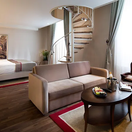 Otel Titanic Gendarmenmarkt 5*