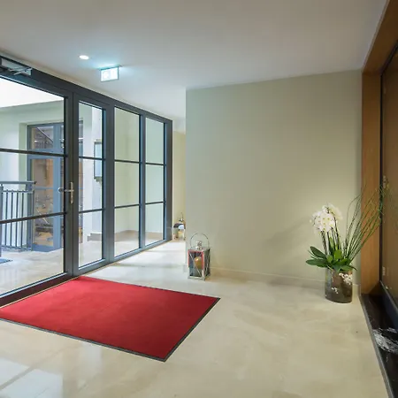 Titanic Gendarmenmarkt Otel Berlin