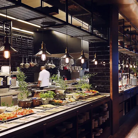 Titanic Gendarmenmarkt Otel 5*